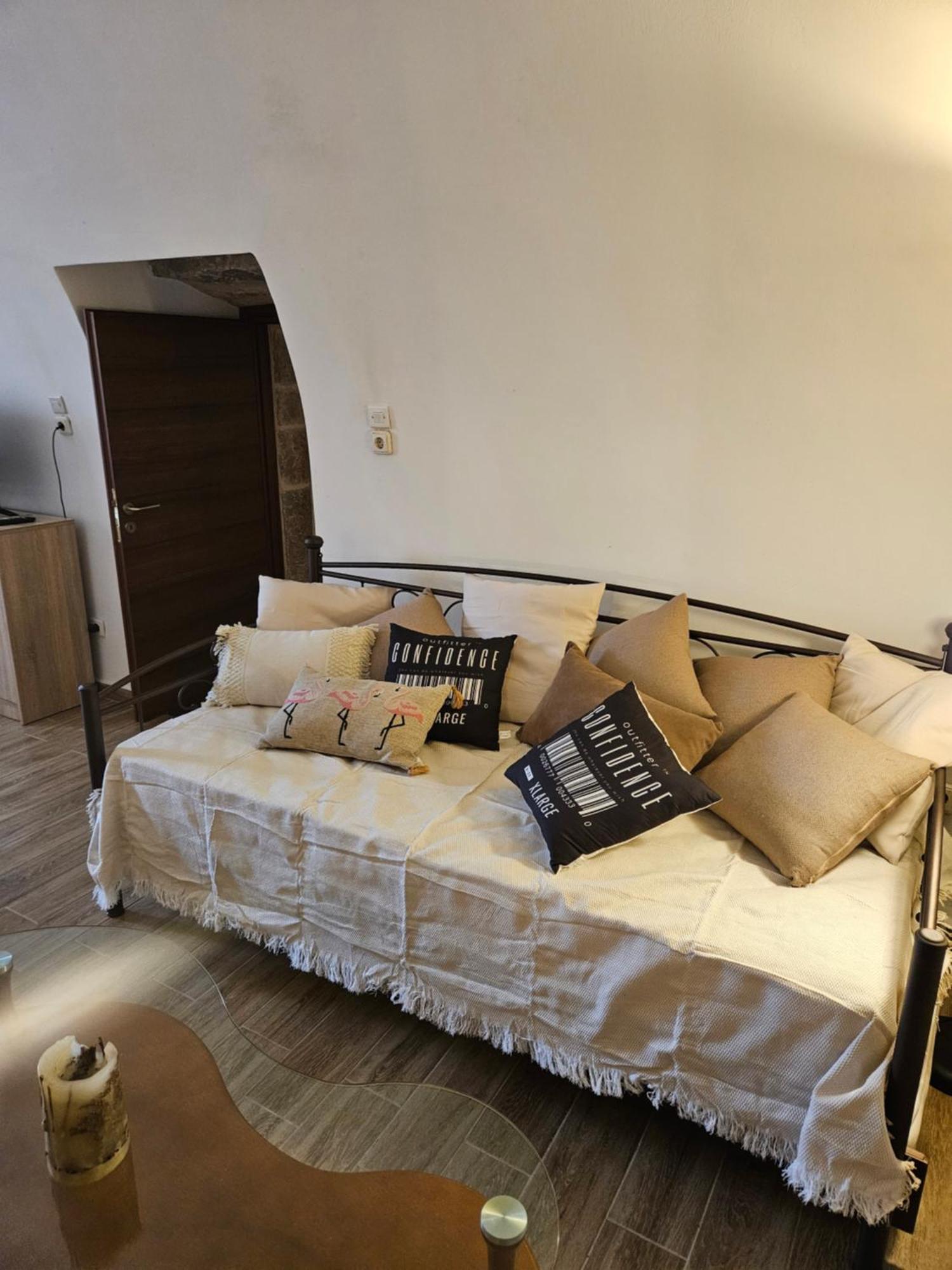 Kamares Stone House 1 Apartment Alika Ngoại thất bức ảnh