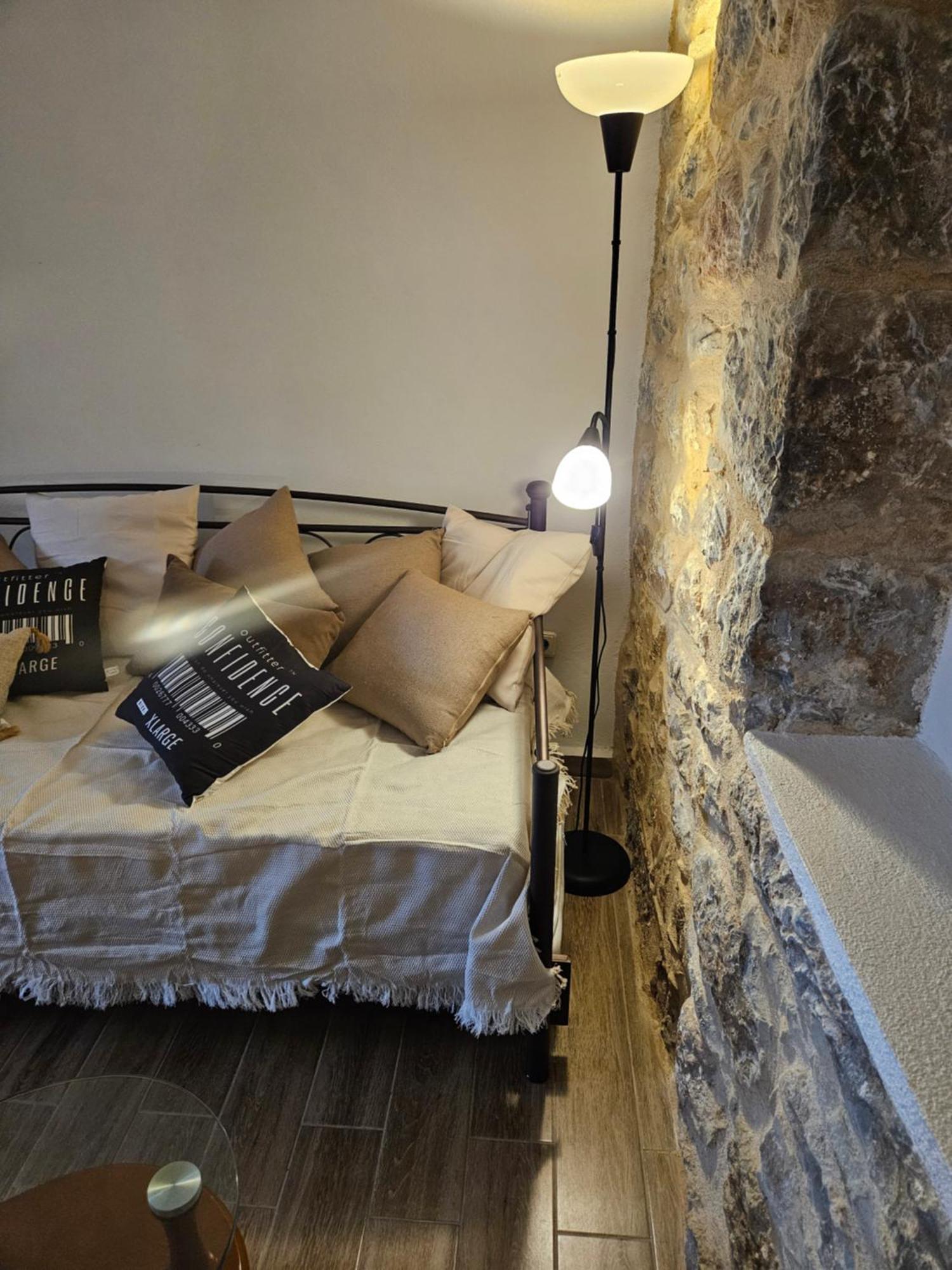 Kamares Stone House 1 Apartment Alika Ngoại thất bức ảnh